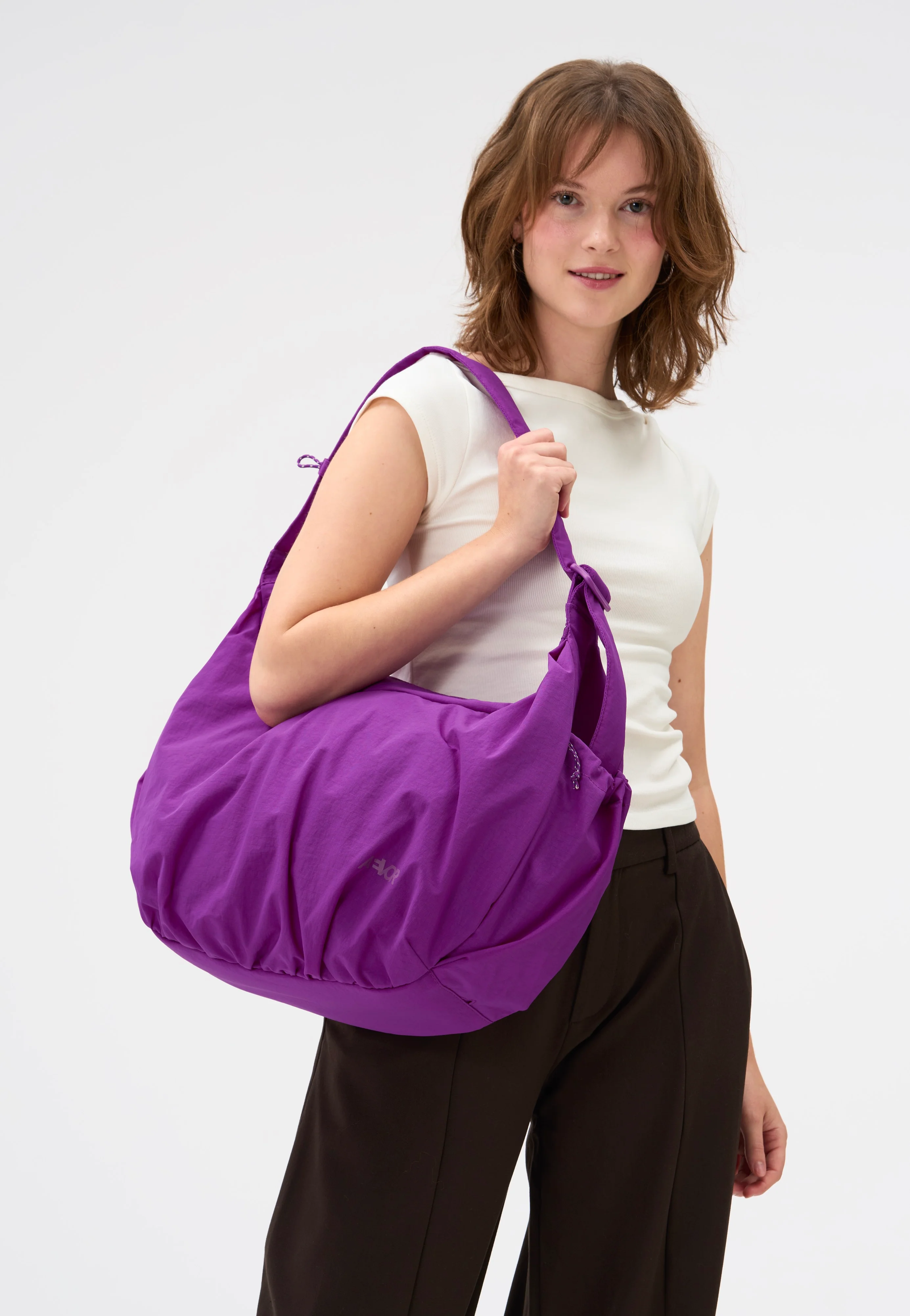 Slouchy Bag Electric Fuchsia - Sling Bag - Image 6