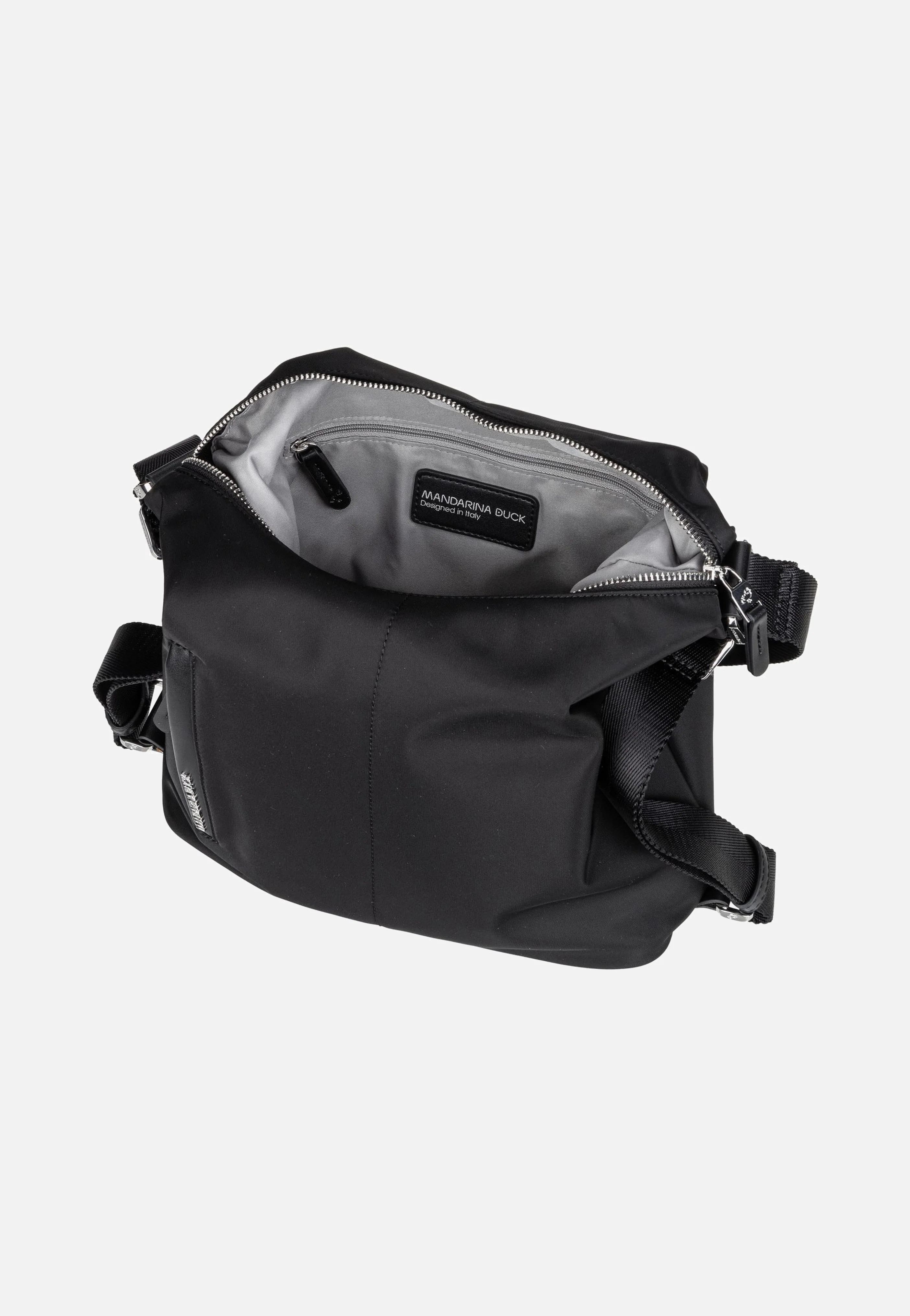 Hunter Medium Slide VCT41 Black - Rucksack - Image 3
