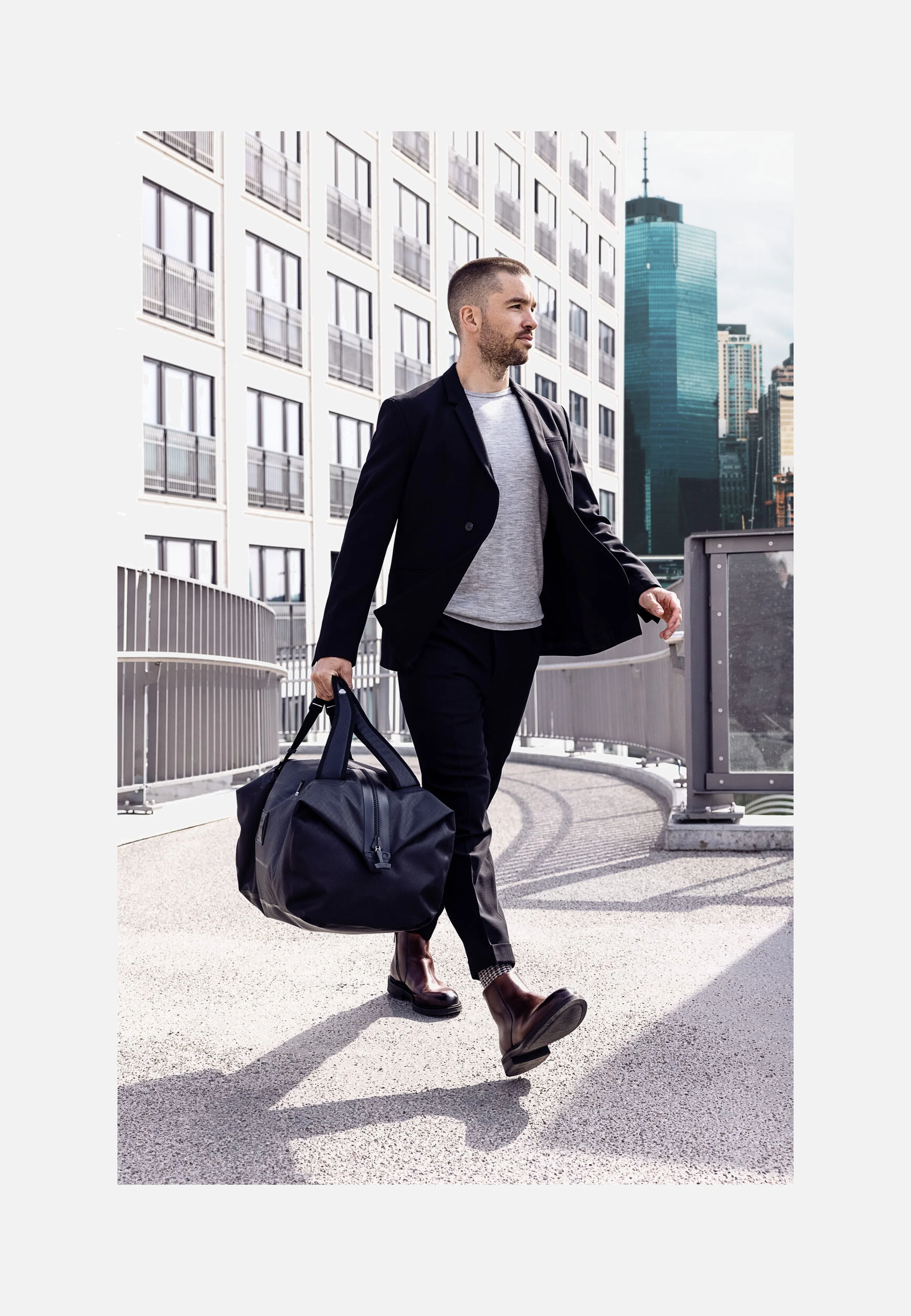 Duffle Metrosphere 60L Black Embossed - Dufflebag - Image 10