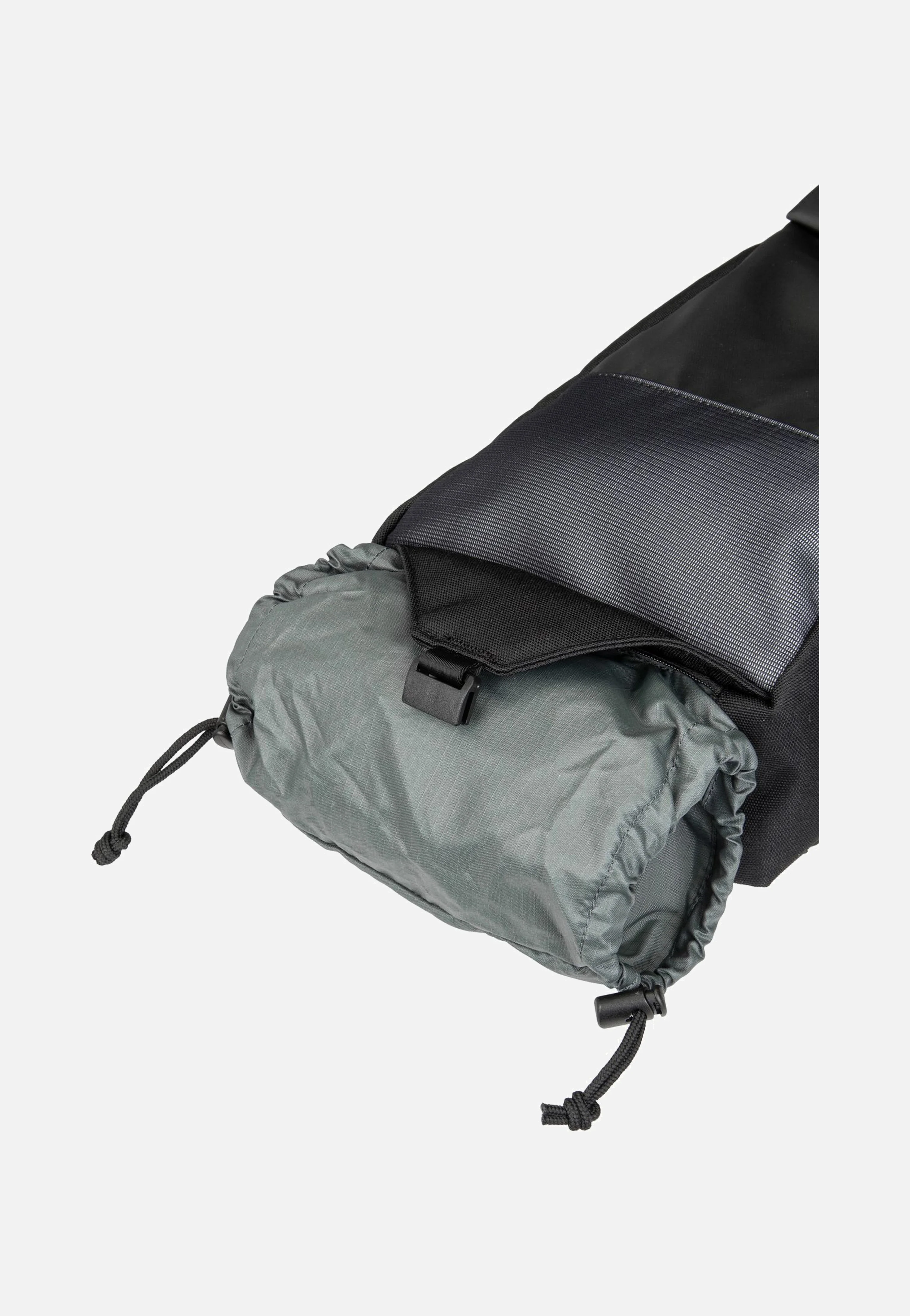 Castle 1058 CB Jet Black - Sling Bag - Image 6