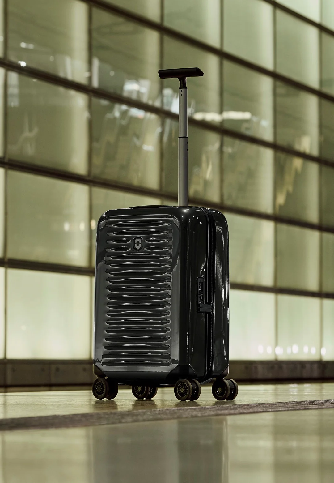 Airox Frequent Flyer Hardside Carry-On Black - Koffer - Image 9